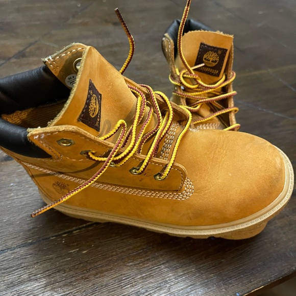 Youth Timberland boots size 12. Brand new no box - Picture 3 of 4